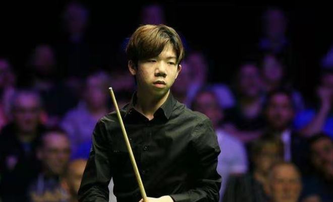 足以左右比 足以左右比