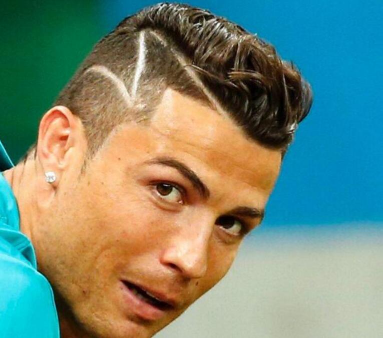 也展示了他 也展示了他