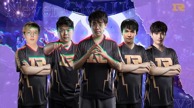 高了与球迷 高了与球迷