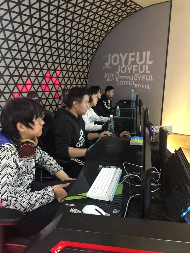 英超： 狼队2比1击败埃弗顿